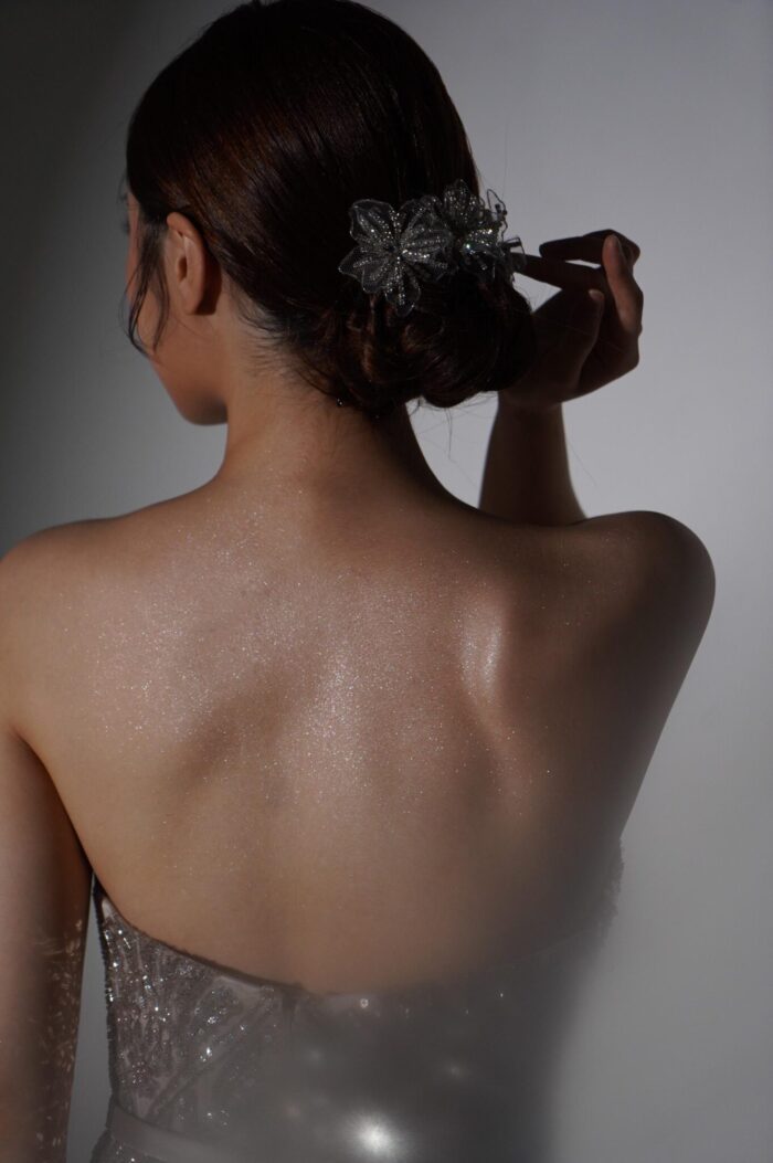 HC100634 - Flowers Haircomb - Silver - Image 3