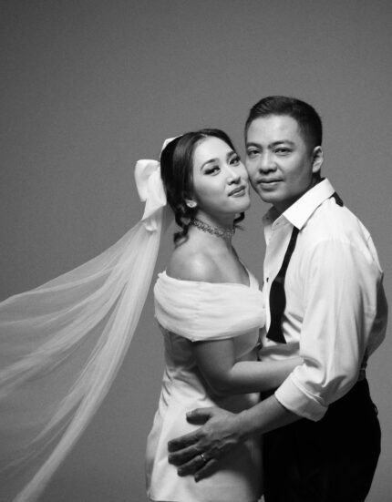 100517 - Bow Haircomb with Veil - White