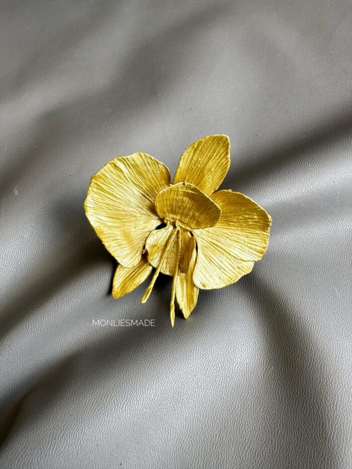 BC100201 - Flowers Orchid Brooch - Gold - Image 2