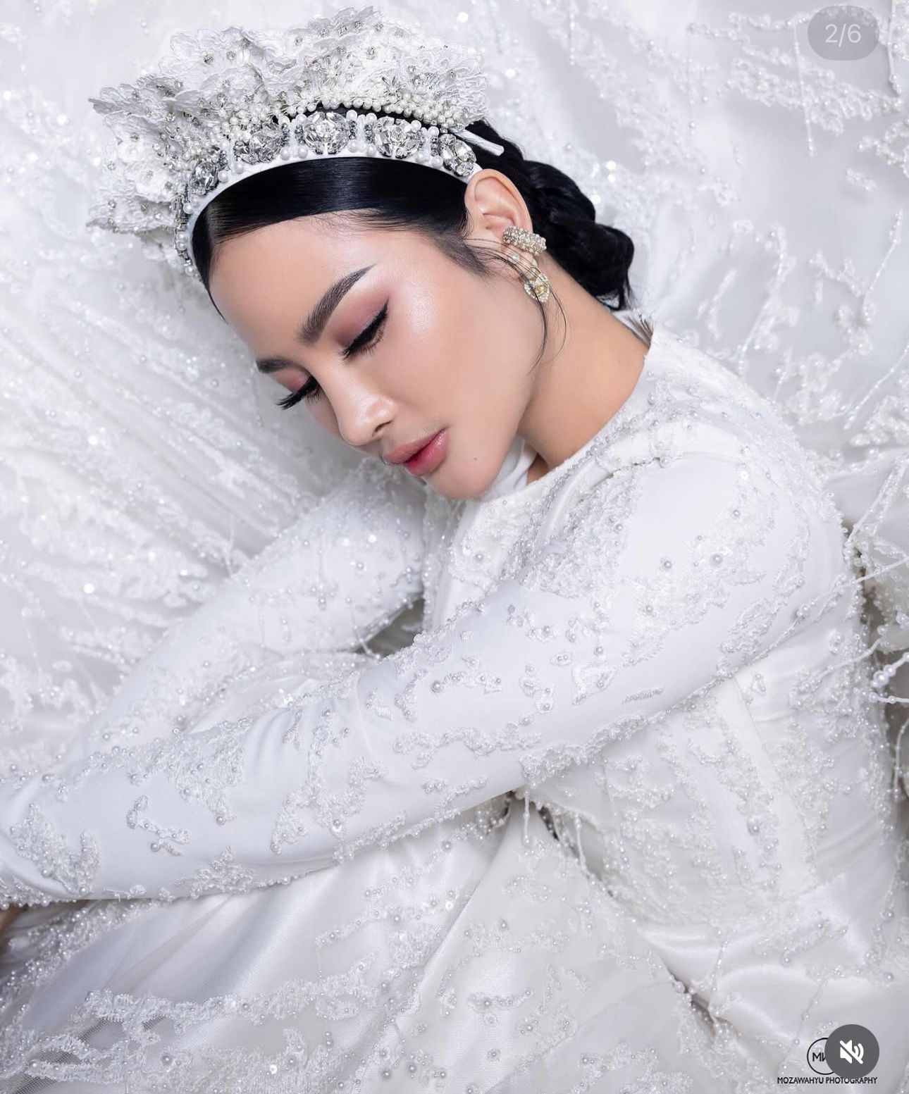 59bc4b40-97e9-49c7-b2df-c5549f108f40 HD1007463 - White Headpiece / Headband - Image 5