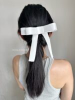 HC100374 - Bow White Haircomb - Image 2