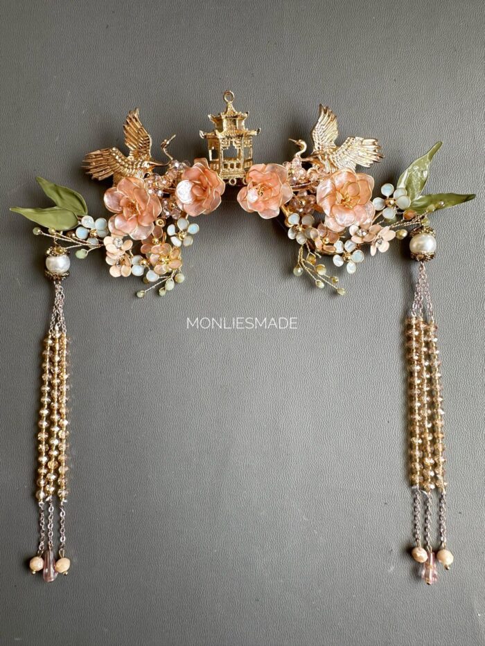 HC1051221 - Flowers Sangjit Haircomb With Pagoda - Gold - Image 1