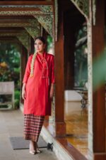 BC100462 - Maudy Clothes Brooch - Gold - Image 3