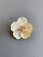 BC104884 - Flowers Brooch - Image 3