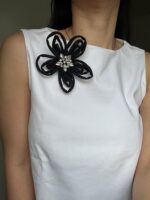 BC100611 - Flowers Fabric Brooch - Black - Image 3
