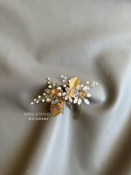 HC100984 - Flowers Grey Haircomb