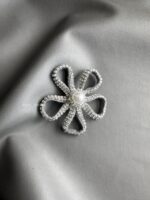 BC101128 - Crystal Daisy: Timeless Elegance Brooch - Image 2