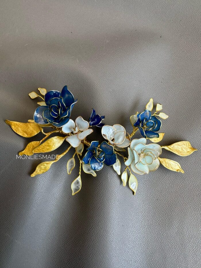 HC1007447 - Blue Flowers Haircomb / Earcuff - Image 4