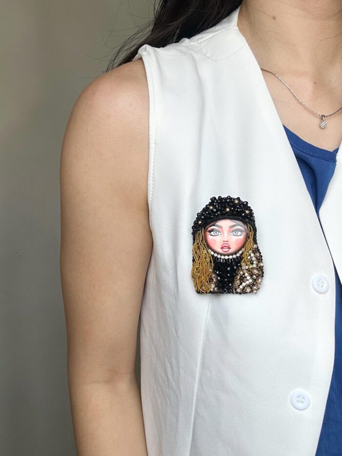 BC1004972 - 2 in 1 Handmade Keychain Brooch Bretz Girl - Image 4