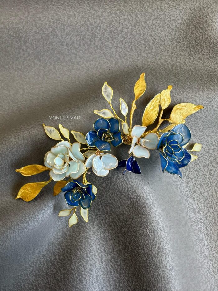 HC1007447 - Blue Flowers Haircomb / Earcuff - Image 3