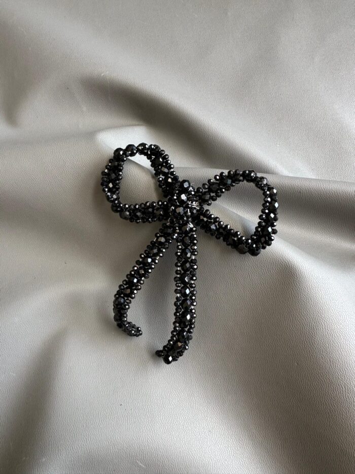 BC1008119 - Bow Crystal Brooch - Black - Image 3