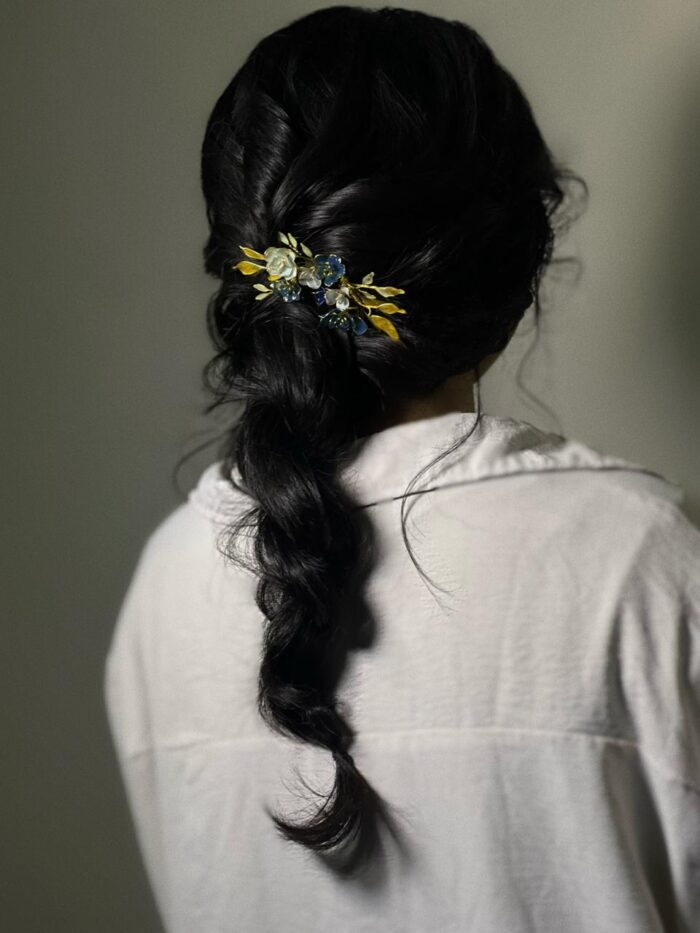 HC1007447 - Blue Flowers Haircomb / Earcuff - Image 2