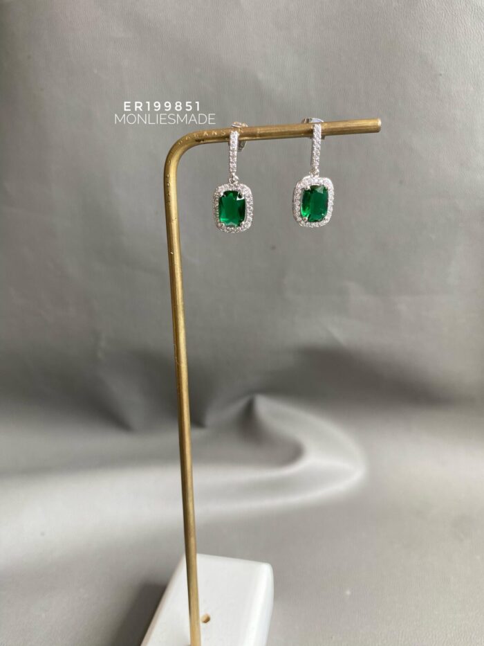ER199851 - Jade Earrings - Silver - Image 1