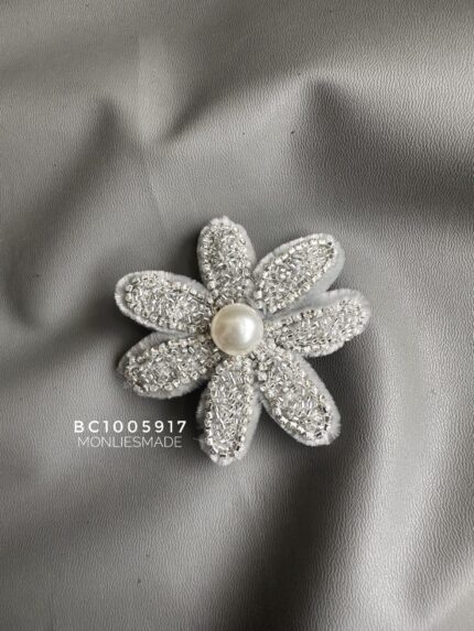 BC1005917 - Flower Brooch - Silver