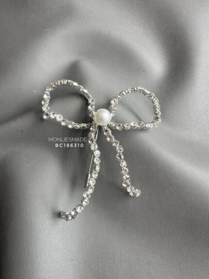 BC186310 - Bow Tuspin Brooch with Diamond