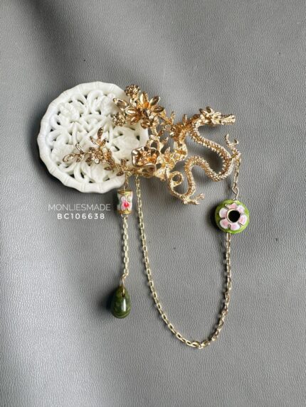 BC106638 - Jade Brooch White