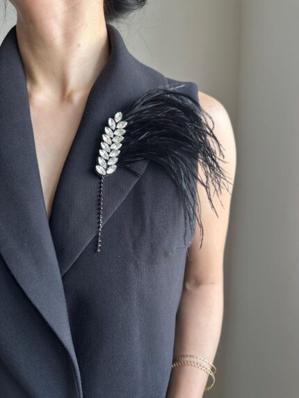 BC1008418 - Gesper Brooch with Black Swan