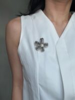 BC196201 - Crystal Flower Beading Brooch - Silver - Image 2