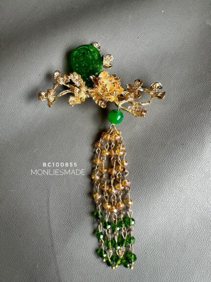 BC100855 - Jade Brooch