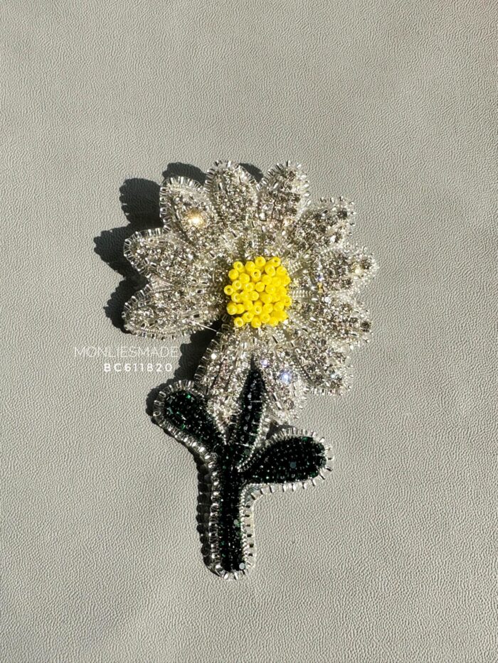 BC61120 - Handmade Daisy Brooch - Image 1