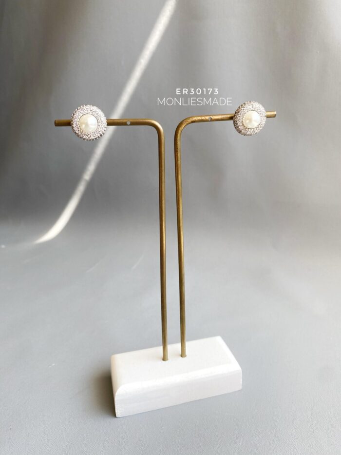 ER30173 - Pearl Stud Earring - Silver - Image 1
