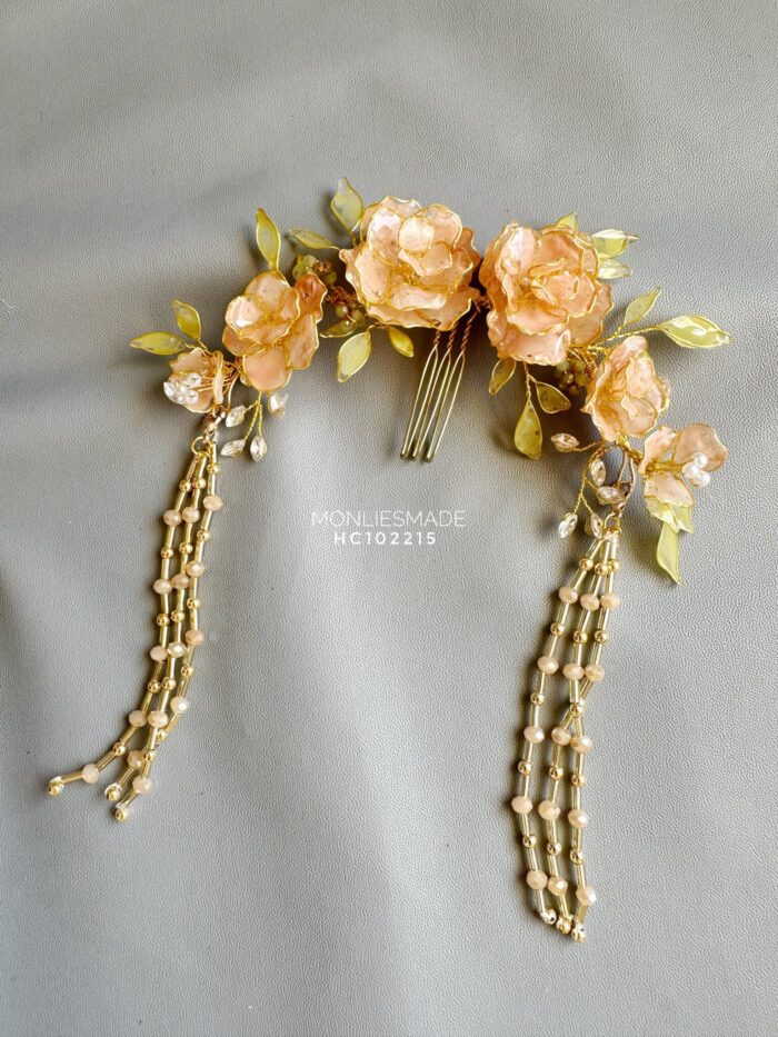 HC102215 - Flower Nude Haircomb with Tussle - Image 1