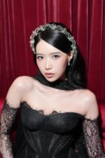 HD116150 - Diamond Headpiece Bridal Crown - Silver - Image 2