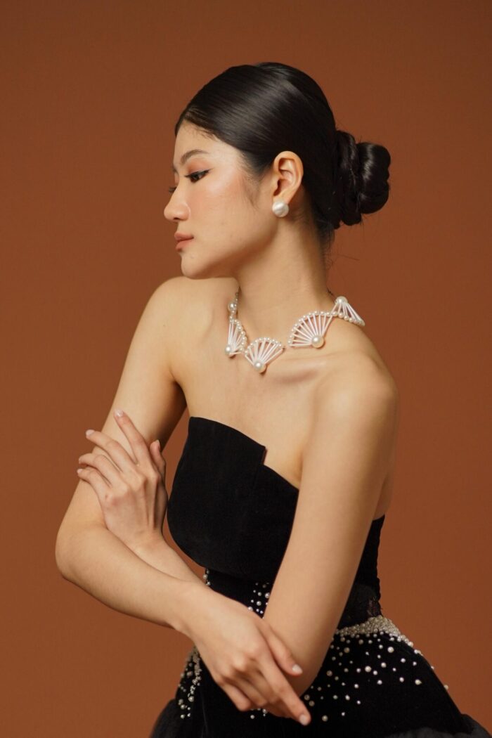 1008154 - Handmade Pearl Choker - White - Image 1