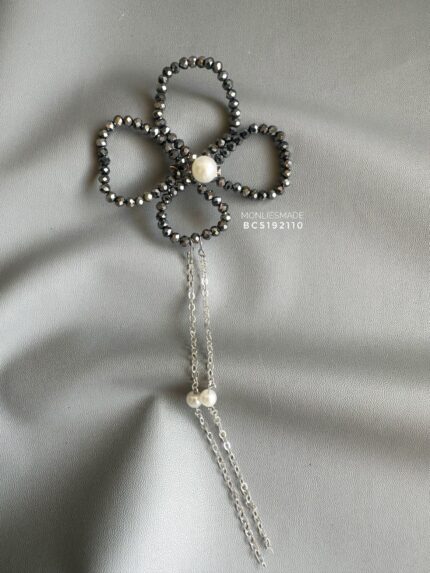 BC5192110 - Handmade Crystal Flower Brooch - Silver