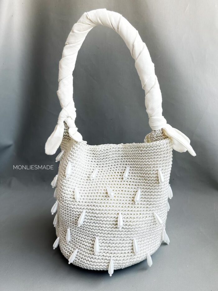 Handmade Bag with Watterfal Pearl - Image 1