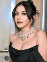 10052813 - Handmade Pearl Choker with Chain - Image 2