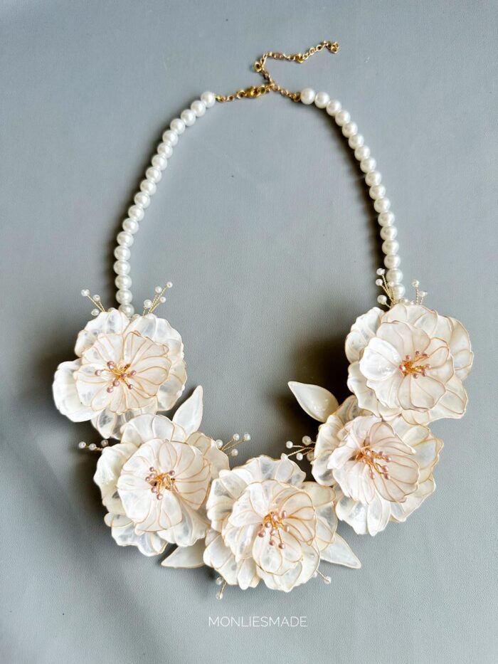 1006114 - Handmade Flower Necklace - Image 1