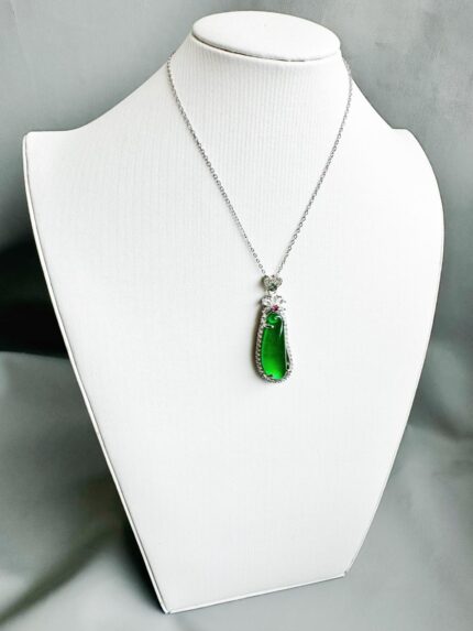 191225001 - Superior Jade Pear Necklace