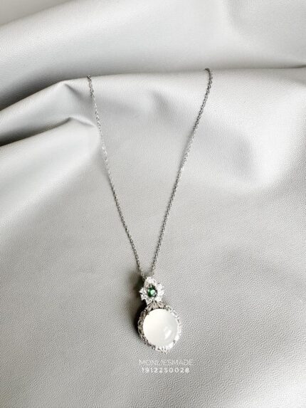 1912250028 - Superior Bar Jade Necklace