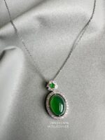 1912250016 - Oval Topaz Jade Necklace