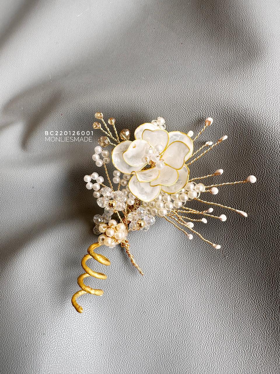 41c43852-c4ca-447d-a5b4-3f54841aee38 BC220126001 - Handmade Flower Brooch - Image 1