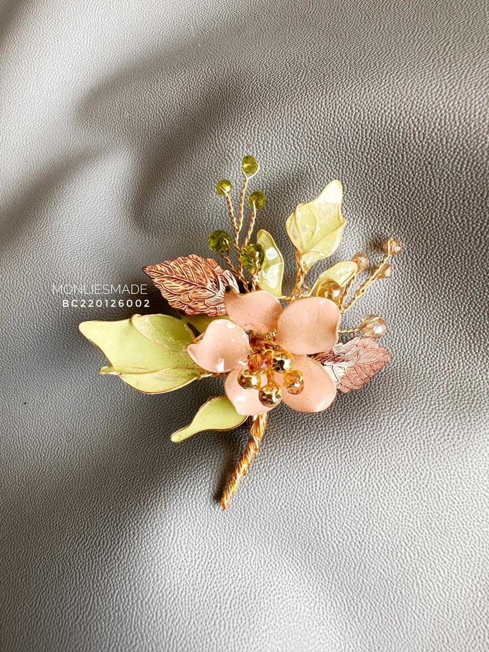 ff0e711d-dba4-4be3-9704-a8bc426f0441 BC220126002 Handmade Flower Brooch - Image 1