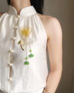 BC110226004 - Medium Dandelion Brooch With Jade Chain - Gold - Image 2
