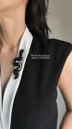 BC040426001- Black Snake Brooch