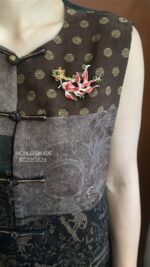 BC220826 - Grace koi brooch