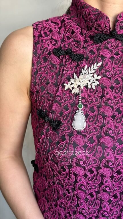 BC21102602 - White Jade Cascade Brooch
