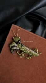 BC20102601- Olive Grasshopper Brooch